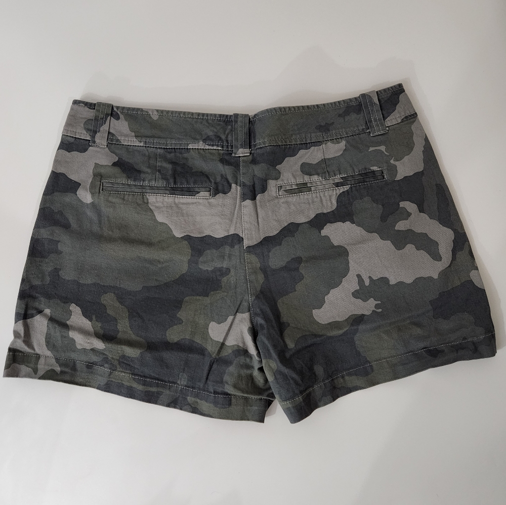 Soho New York & Company Camouflage   Camo Shorts Size 10 - Picture 3 of 7